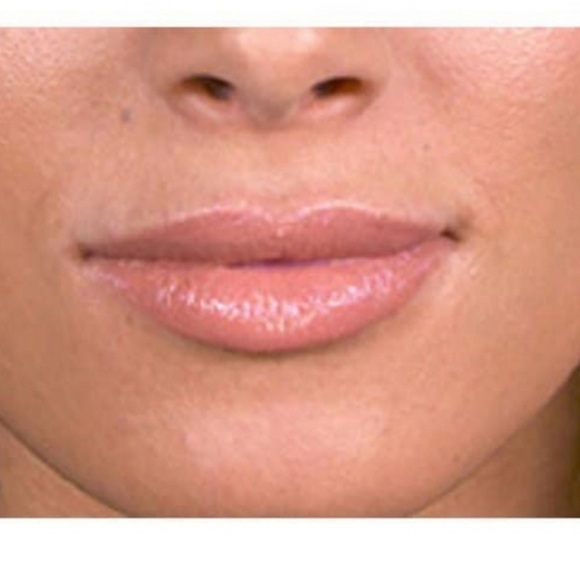 BURTS BEES glossy shea liquid lipstick 802 Niagara Nude New! - Picture 2 of 5